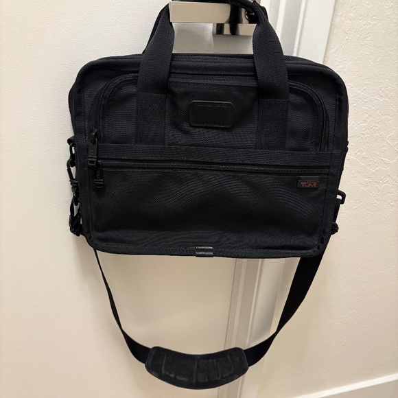 Like new TUMI laptop bag - gorgeous condition - Picture 1 of 16